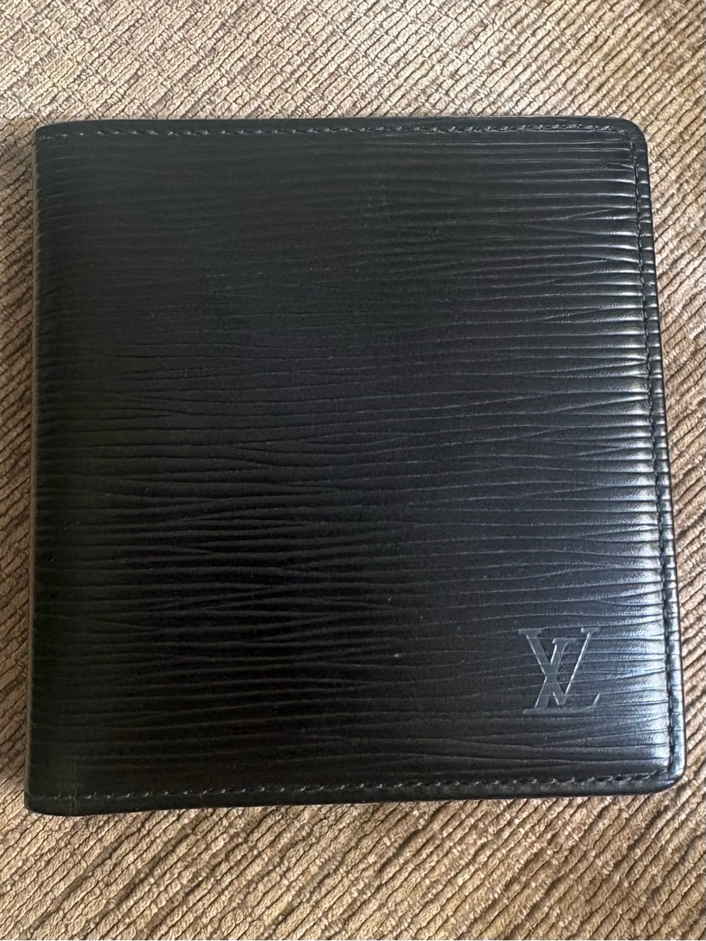 Louis Vuitton Black Epi 6 Card Billfold Wallet